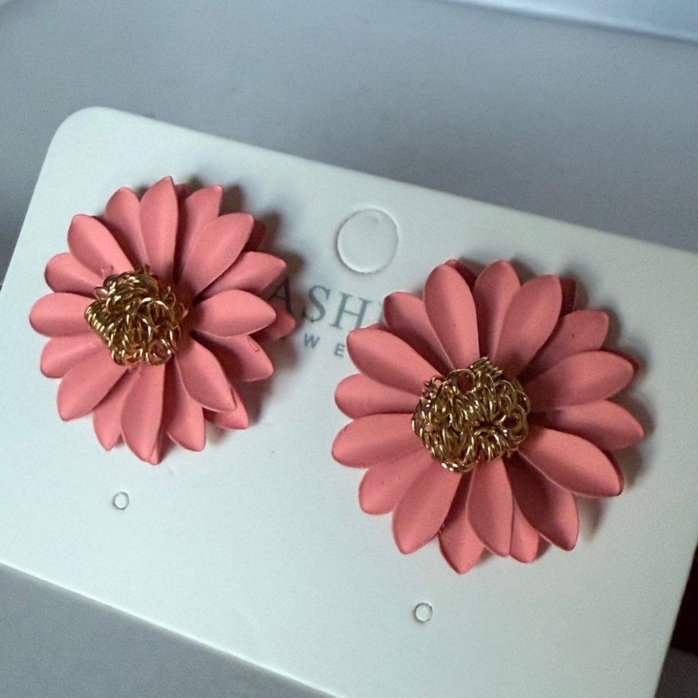 Fashion Jewelry Pink Blossom Earrings with Gold Centers